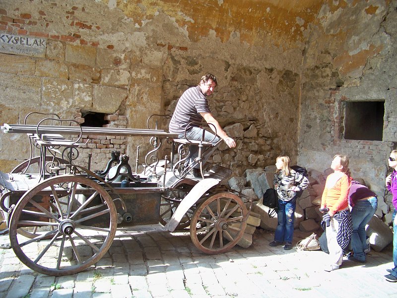 img00166.jpg