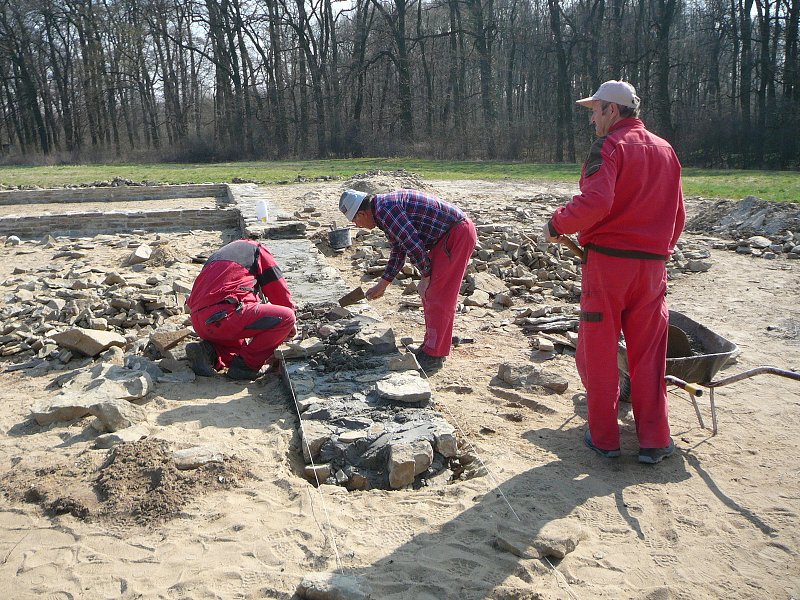 img00018.jpg